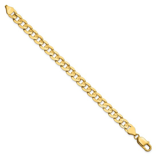 Yellow gold Cuban curb link bracelet, close-up of the links