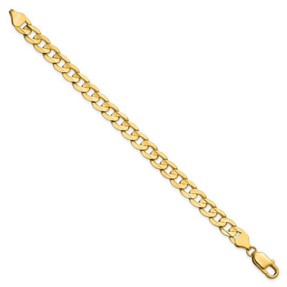 Yellow gold Cuban curb link bracelet, close-up of the links