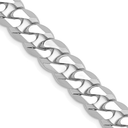 White gold Cuban curb link chain, close-up of the links