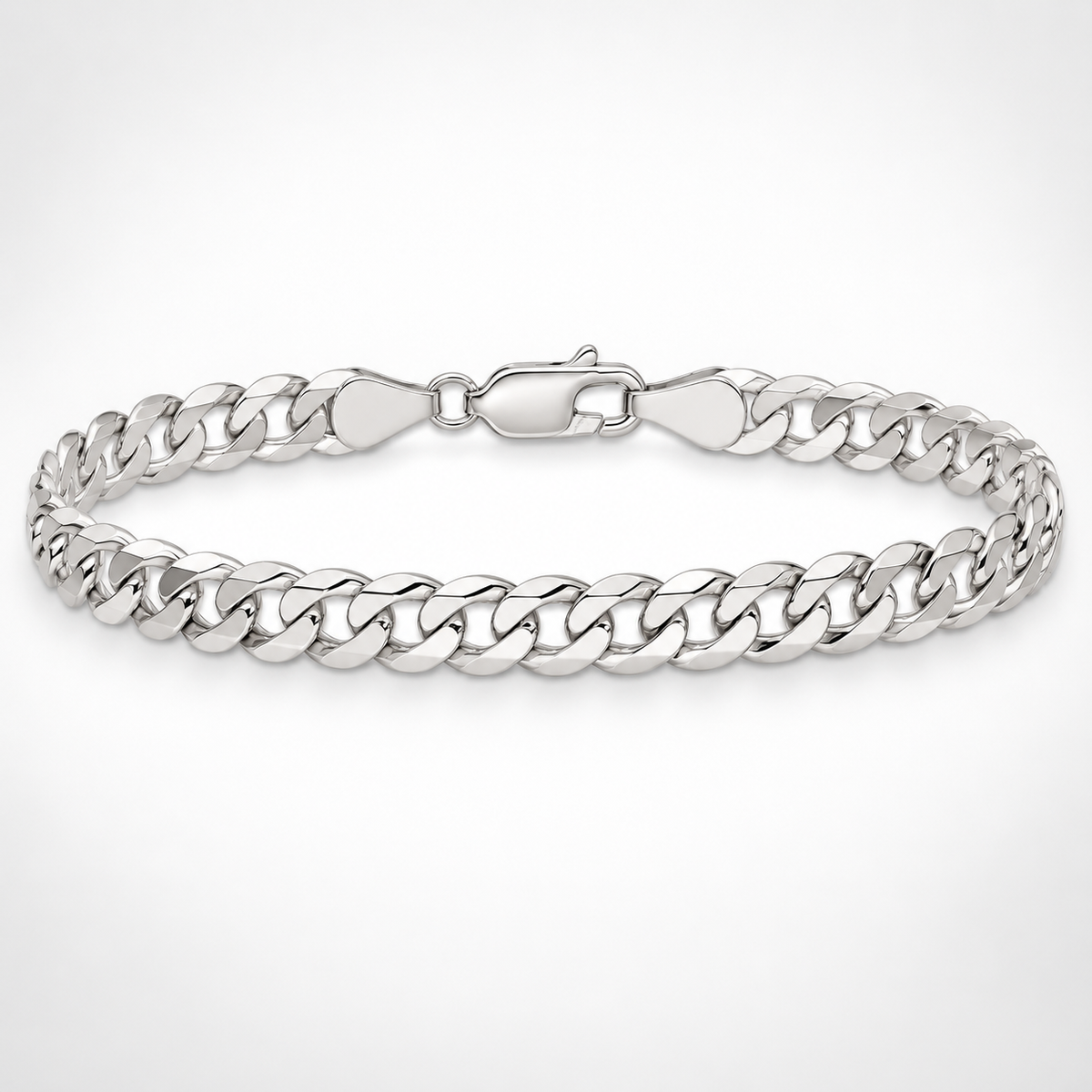 White gold Cuban curb link bracelet, detail view