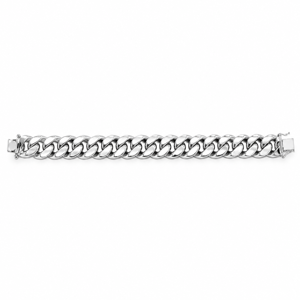 White gold Miami Cuban link bracelet, close-up of the links
