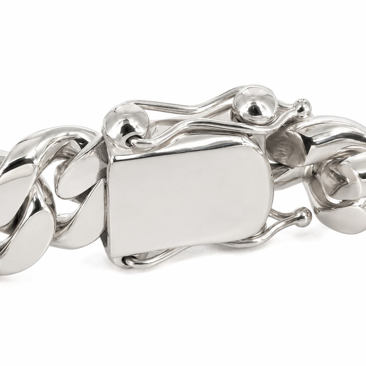 White gold Miami Cuban link bracelet, detail view