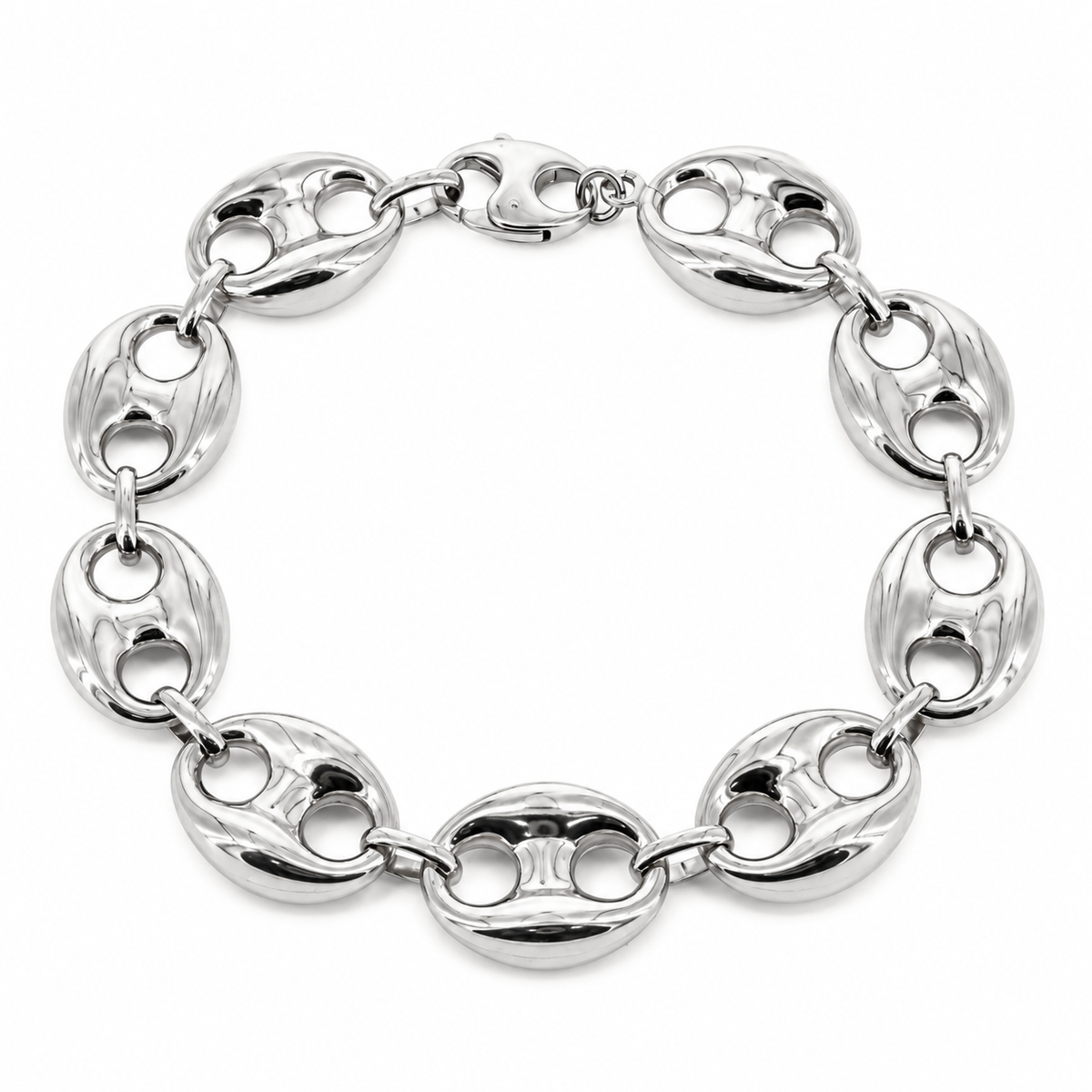 White gold puff bracelet, close-up of the links