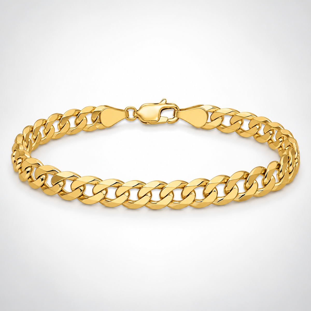 Yellow gold Cuban curb link bracelet, detail view