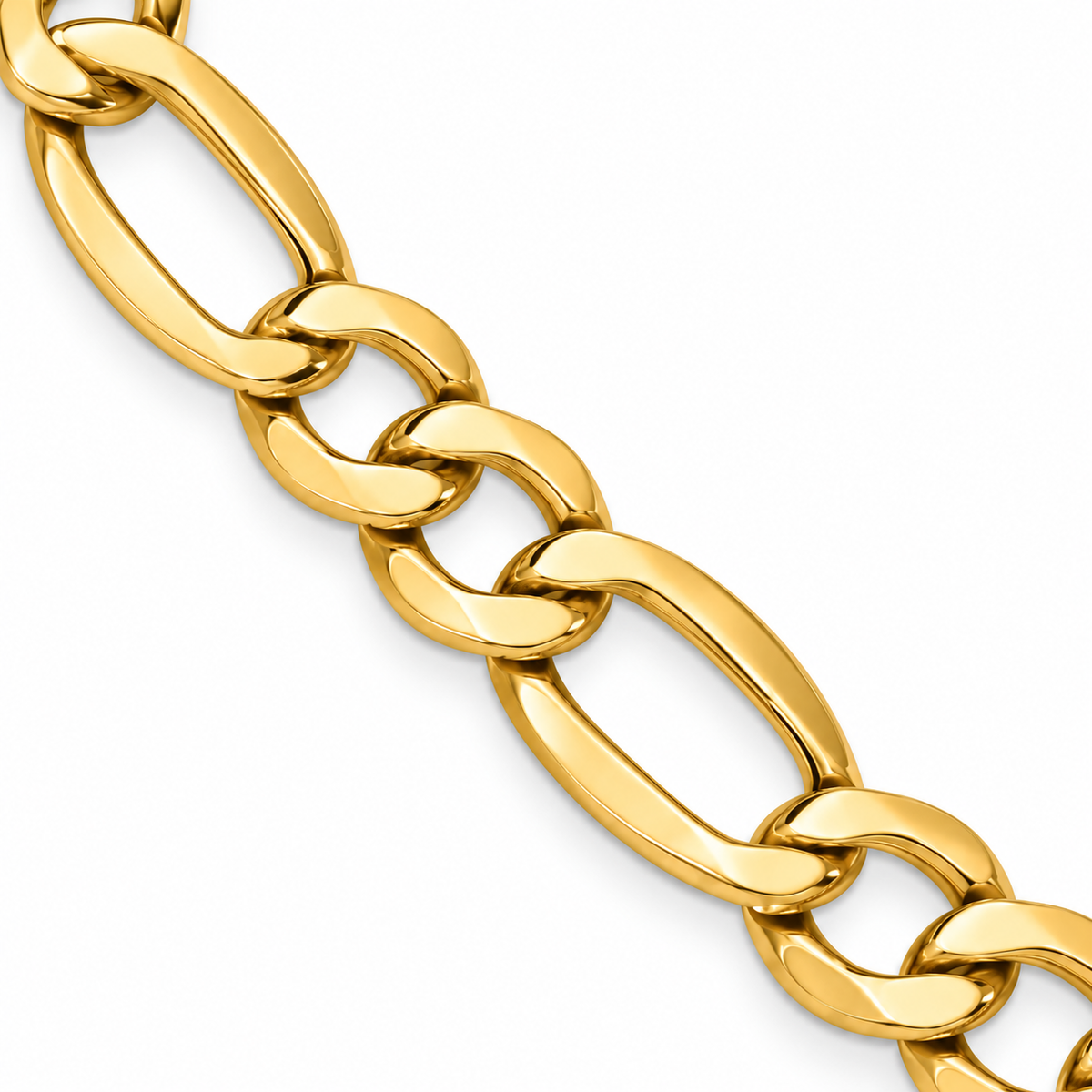 18K Gold Figaro Bracelet, close-up of the links