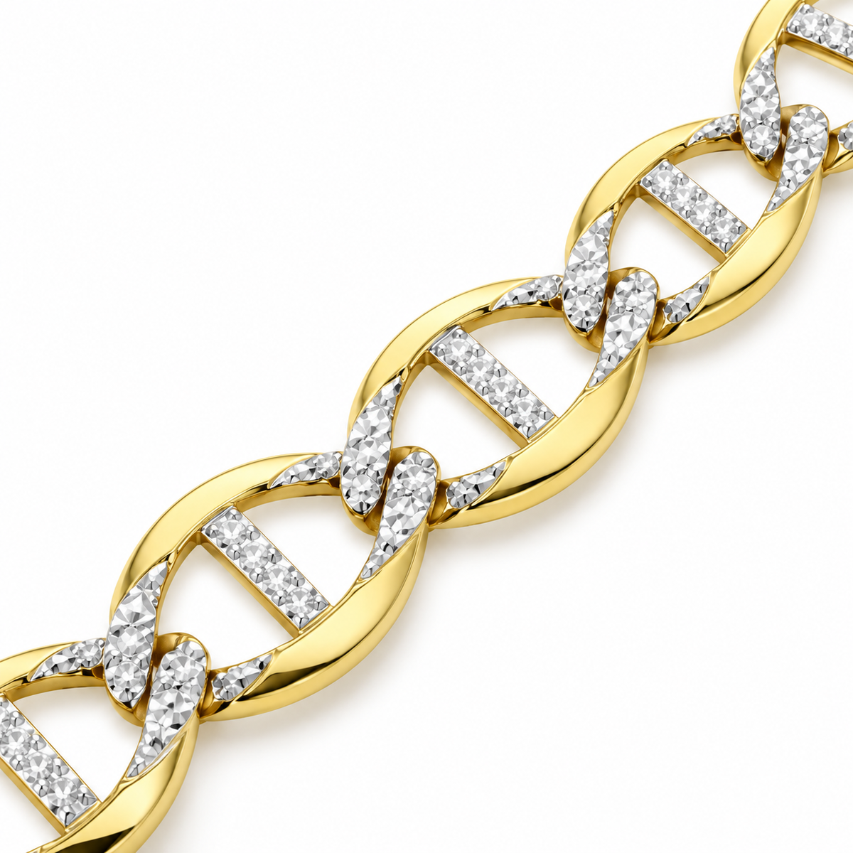 10K Yellow Gold Solid Diamond-Cut Mariner Bracelet, close-up of the links