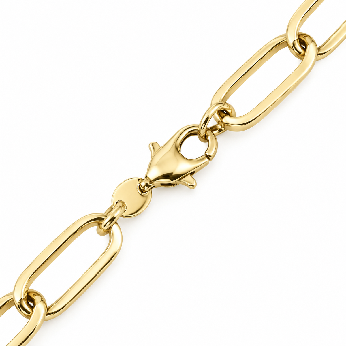 Yellow gold paper clip bracelet, close-up of the links